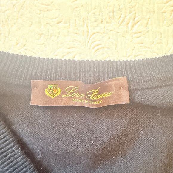Loro Piana 100% Cashmere V-Neck Sweater Black Made in Italy Men’s Size 54- Large - Picture 5 of 6